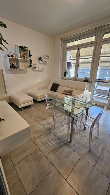 Elegant and modern apartment near the Metro, Hospitals, Lingotto Conference Centre and Valentino's Park, Turin