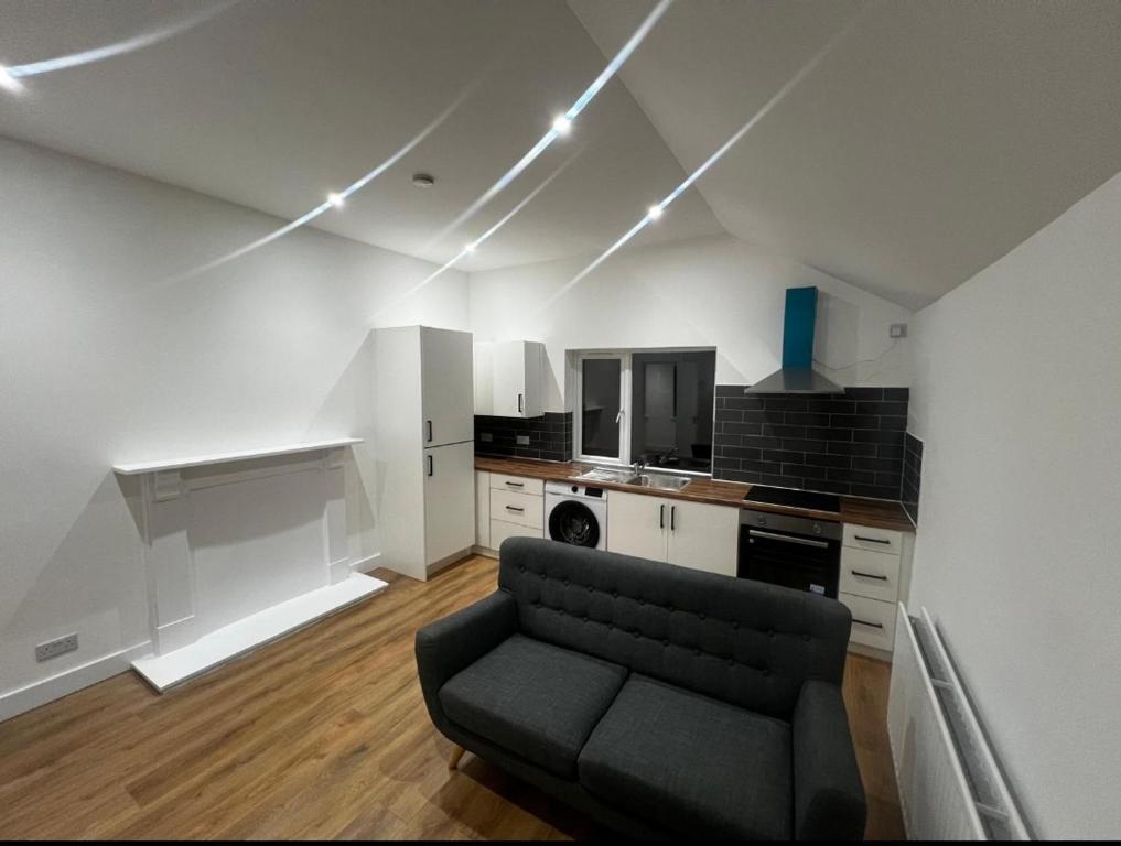 Grange Road Apartment, West Norwood