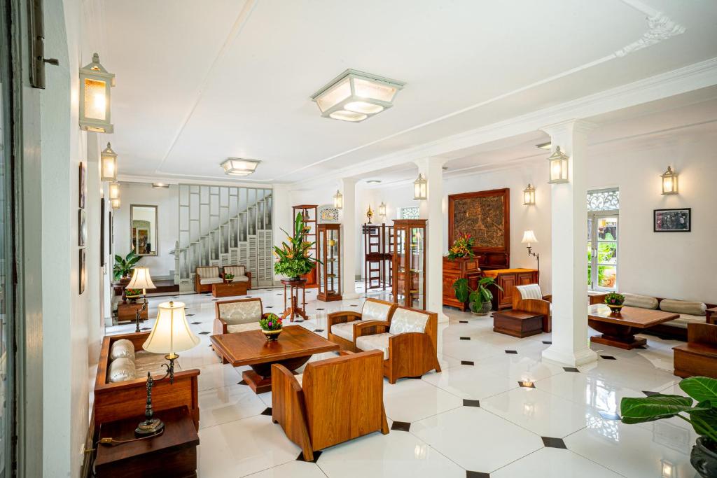 Lobby, Villa Santi Hotel in Luang Prabang