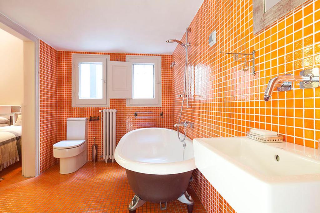 Apartment Rambla Catalunya City Center photo