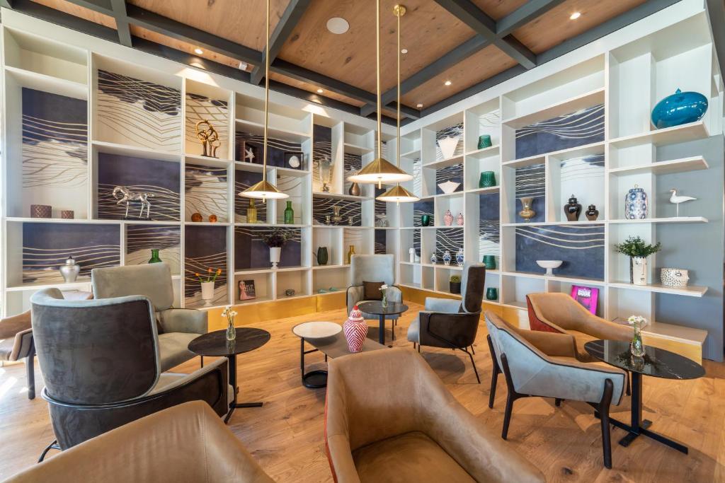 フロント・ロビー