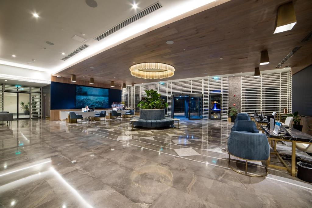 フロント・ロビー