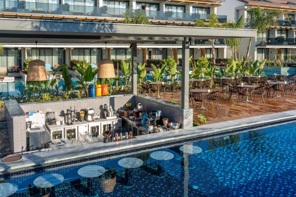 スイミングプール