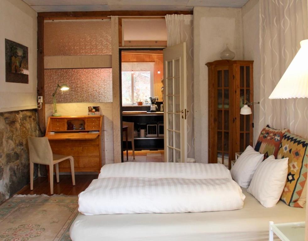 Lille Carlsson Studio, Broby