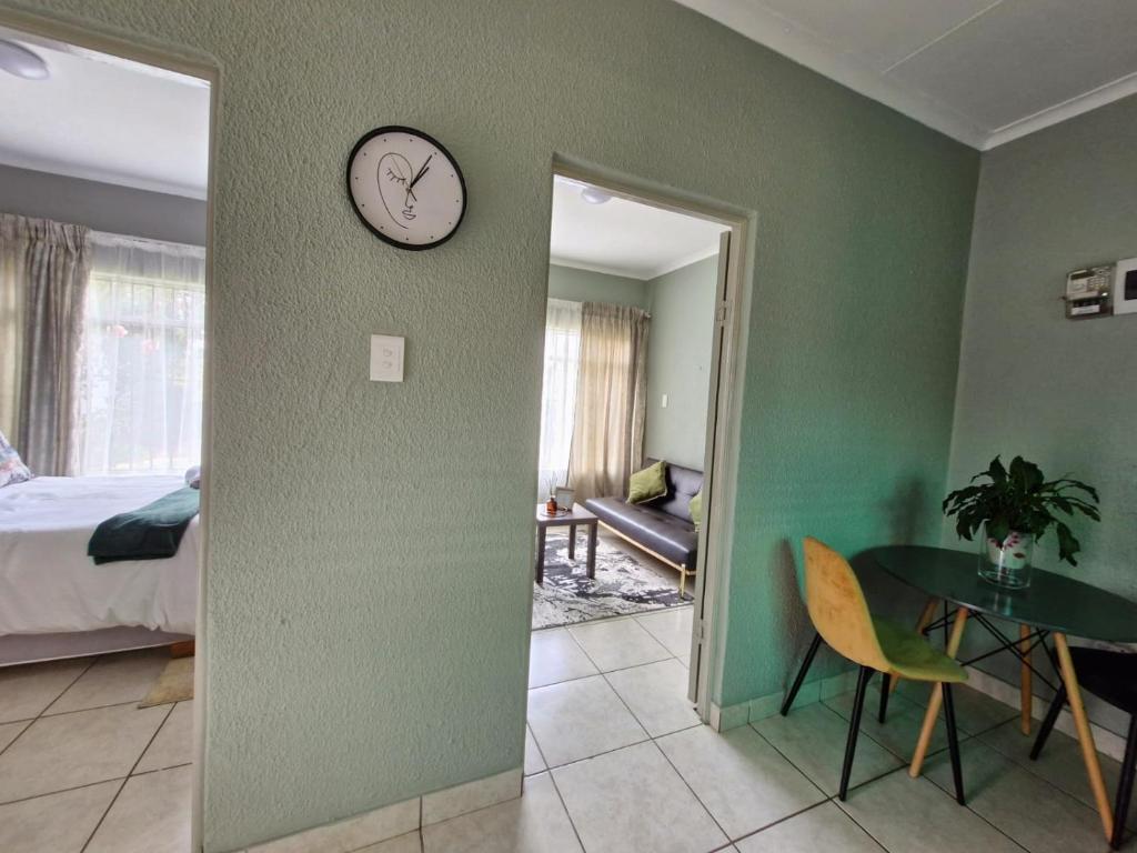 Botle Hive, Kempton Park