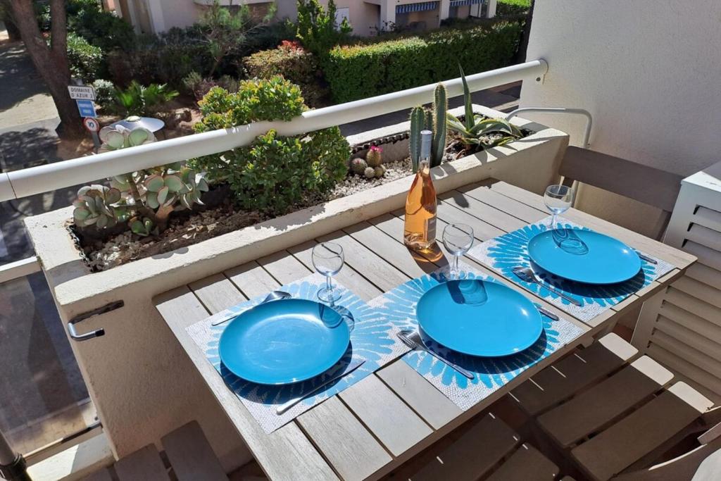 Modern 1BR Quiet 10 min walk to beach - 4