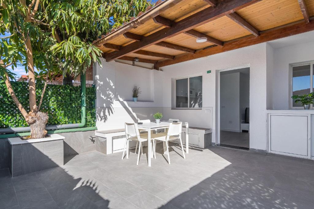 Home2Book Vibrant Maspalomas Stay, Pool & Terrace - 3