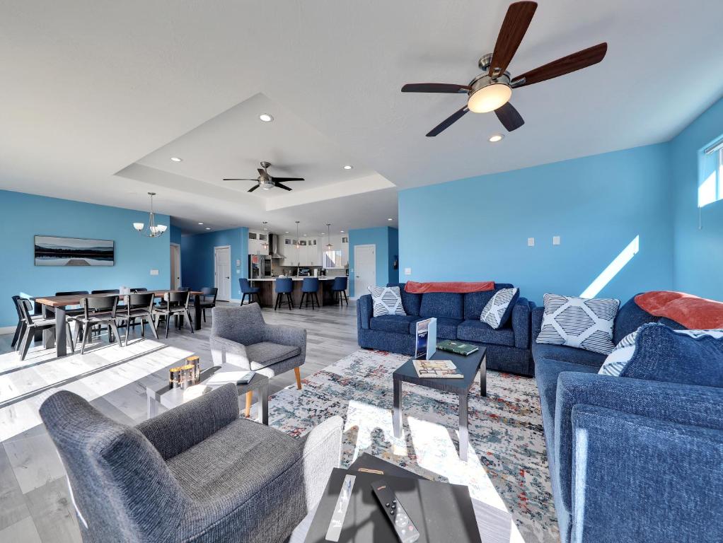 Timeless Hive, Parowan