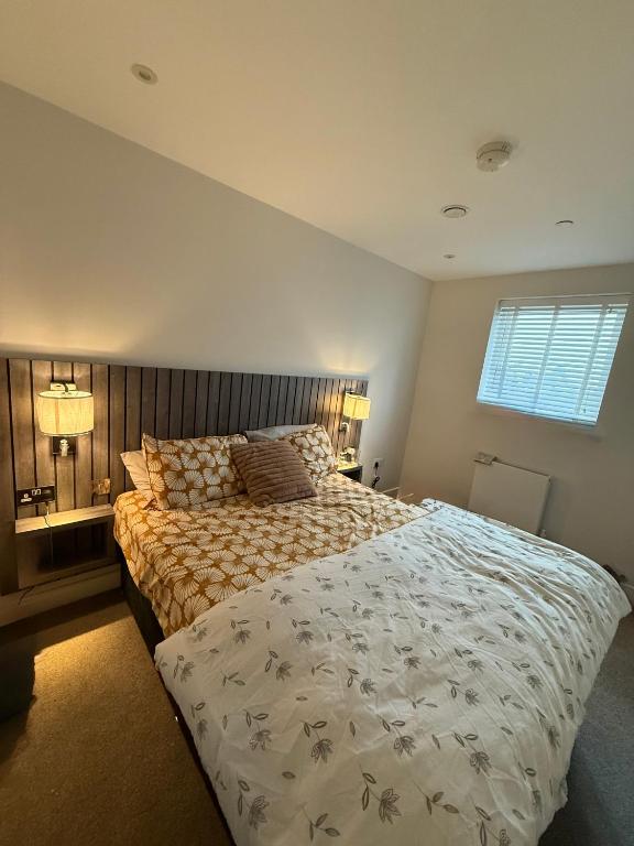 Private Room in Shared 3-Bedroom Apartment, Dagenham Dock