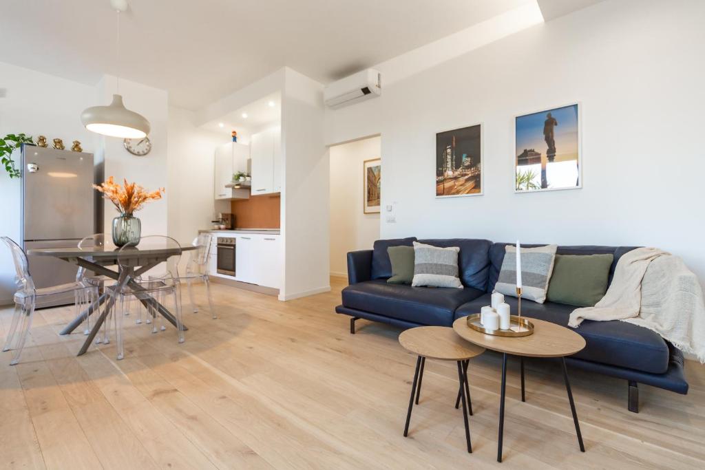 New Collection - Apartment Suite with Terrace - Isola District near Metro - 3