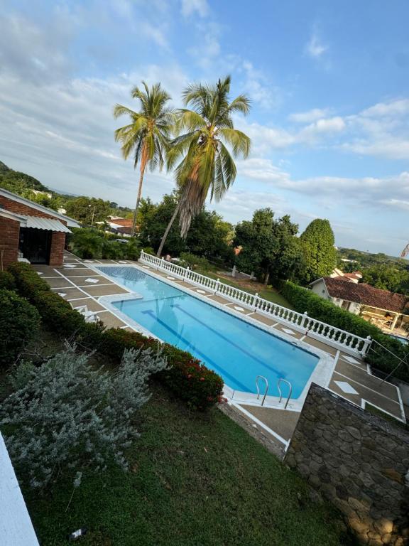 Villa con Pisicina Privada Melgar - 4