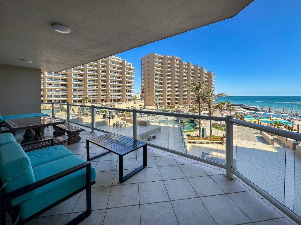 3BR Condo at Iconic Sandy Beach Area - 2
