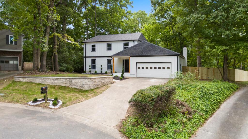 Modern 4 Bed in Quail Hollow, Charlotte