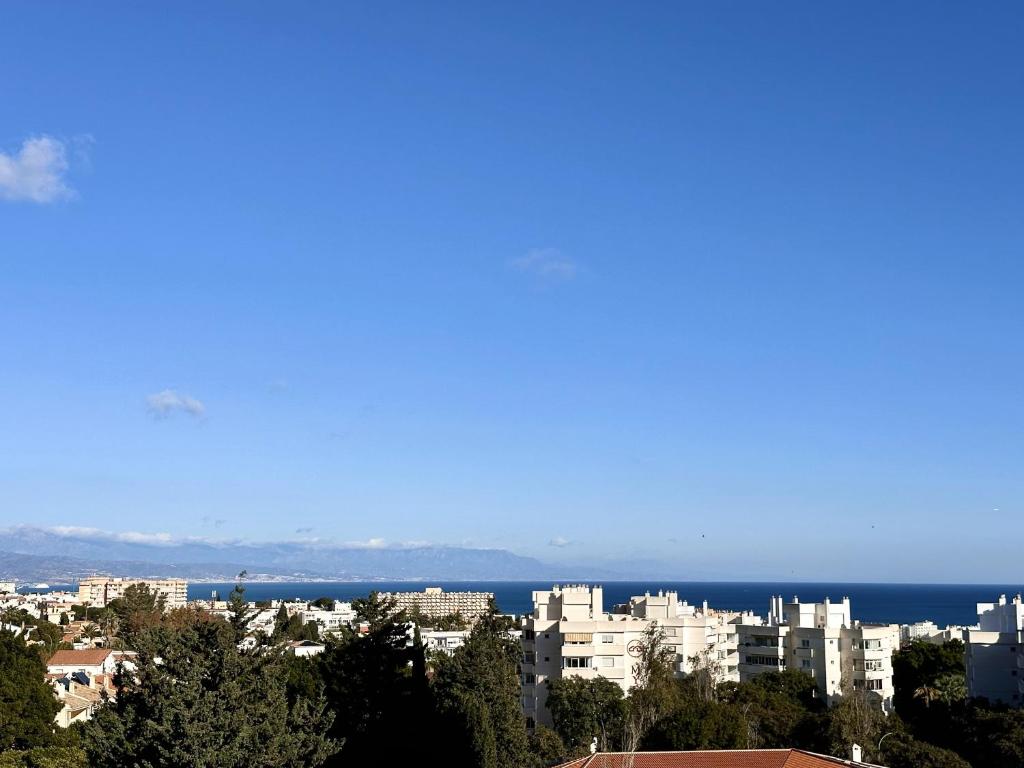 2 Bedrooms and 2 Bathrooms with Sea View at Piscis Benalmadena Arroyo - 5