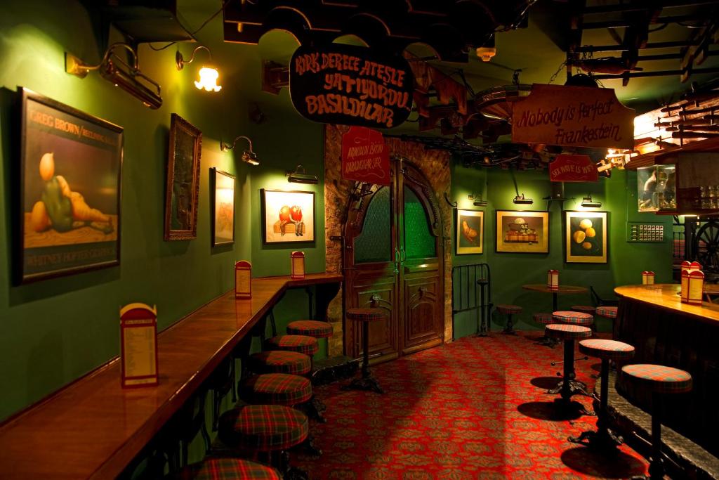 อาหารและเครื่องดื่ม