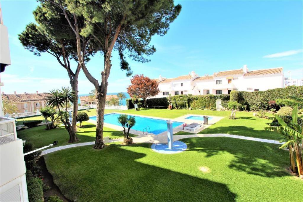 Los Cisnes - 2nd line beach Studio, Benalmádena