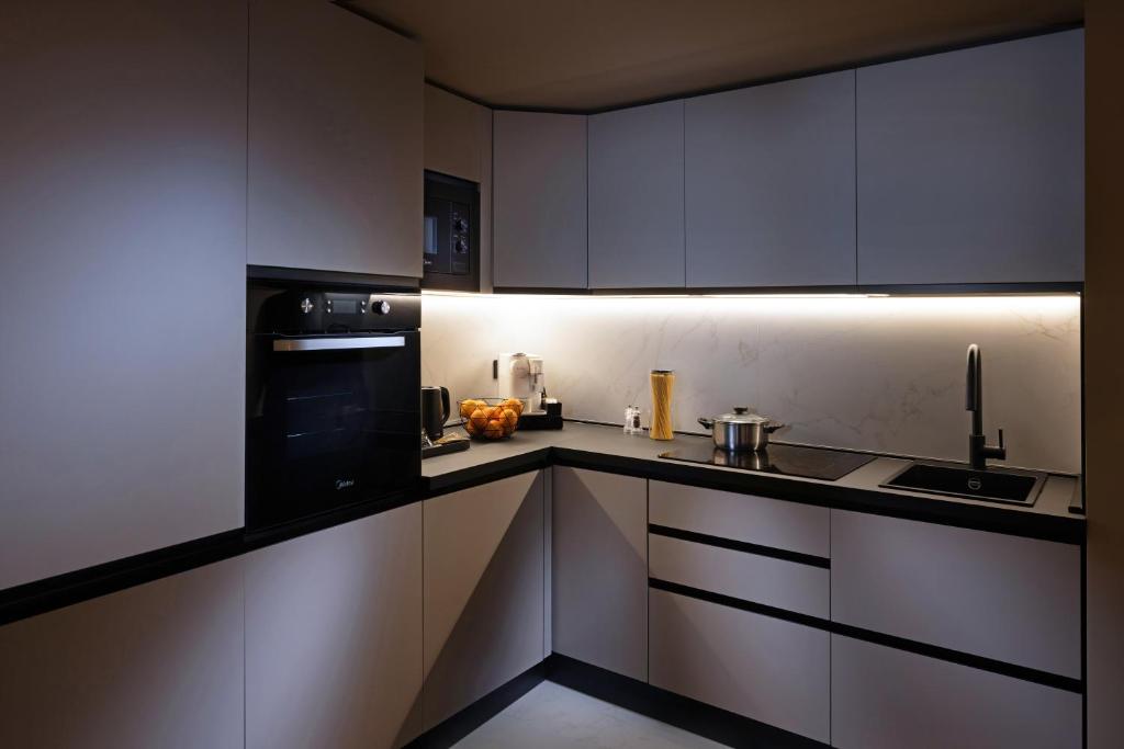 CM Luxury Apartment - 3