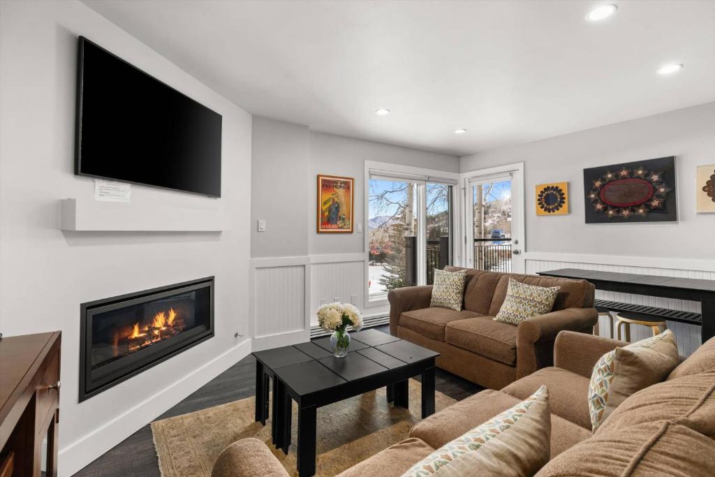 Shadowbrook 102, Snowmass Village