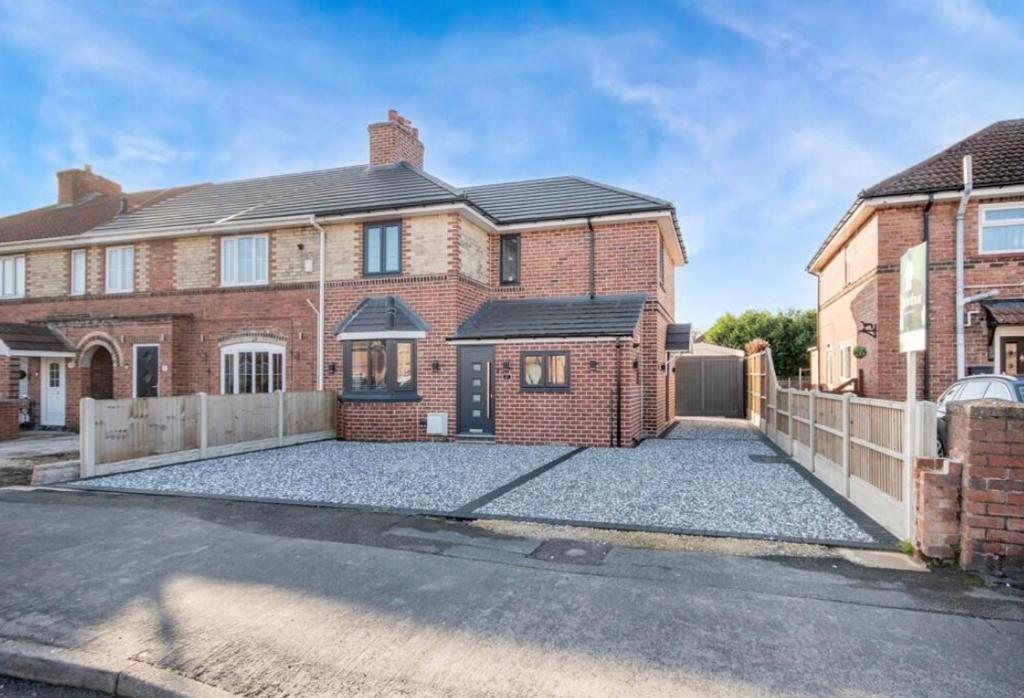 Galway Glamour, Bircotes