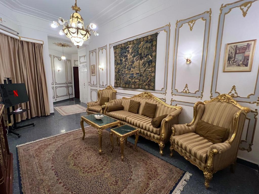 Timeless Classic 3BR Apt in Downtown - Mint 8, Káhira