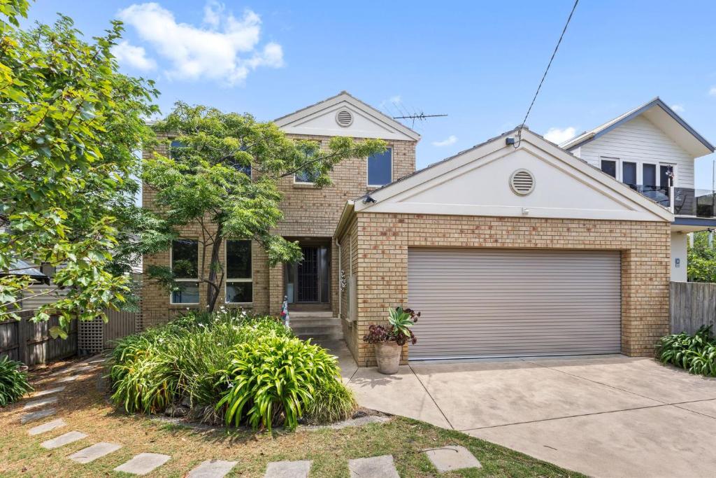 The Lighthouse Point Lonsdale, Point Lonsdale