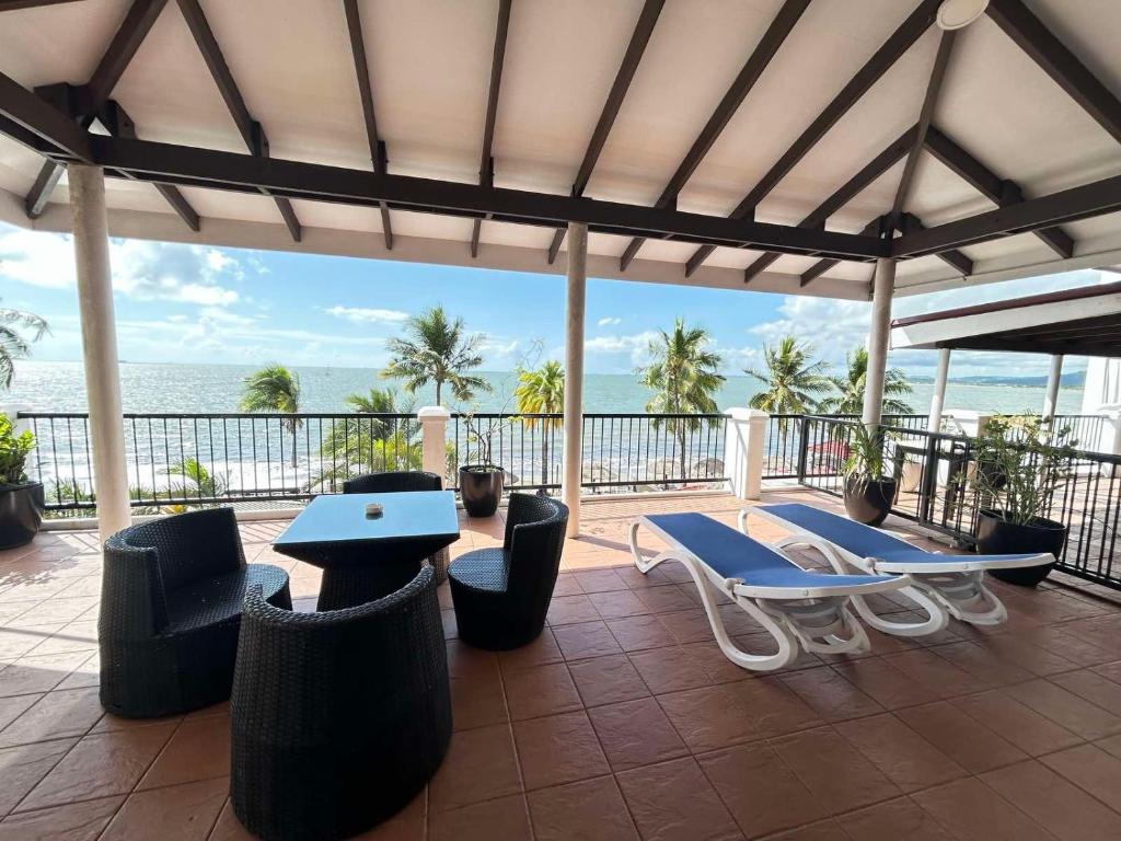 Smugglers Cove Beach Resort and Hotel