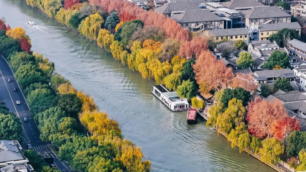 Cheery Dragon Canal Hotel Hangzhou - Intangible Cultural Heritage Hotel, hotel in Hangzhou