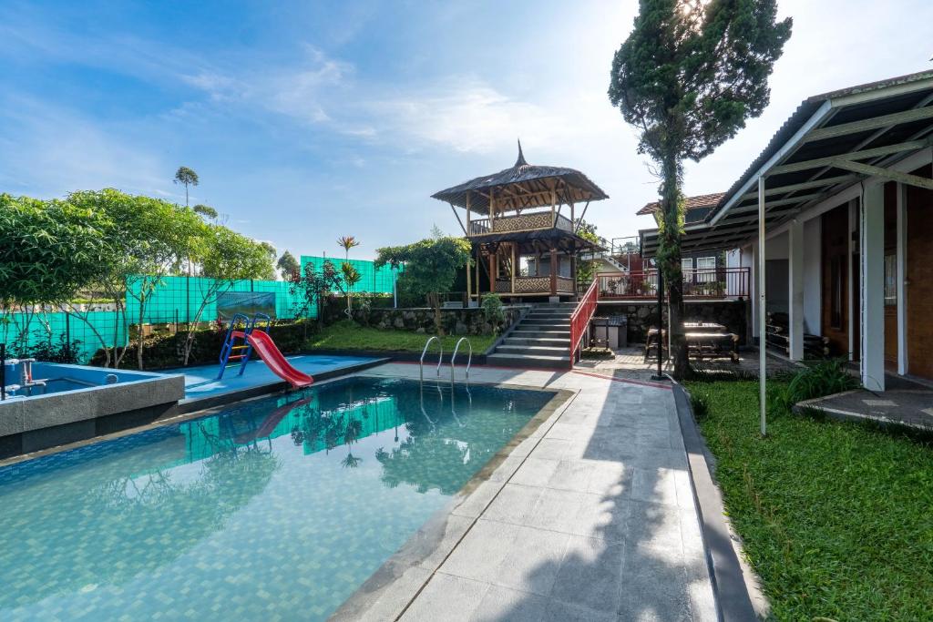 Villa Kayu Ciwidey Villa Kayu Ciwidey