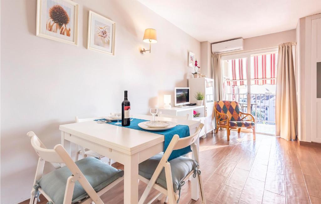 Beautiful Apartment In Benalmadena - 3