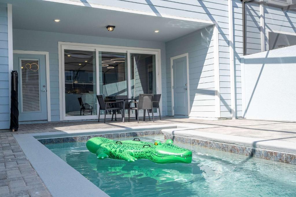 Luxury Private Pool & Themed Rooms Close to Disney 1282, Orlando