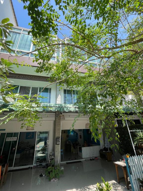 Baan Oui guest house - Nai Harn, Phuket