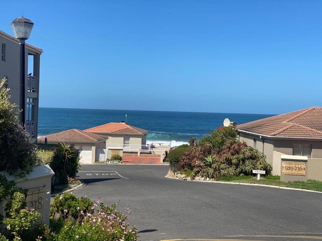 Tide and Whale Tail, Hermanus