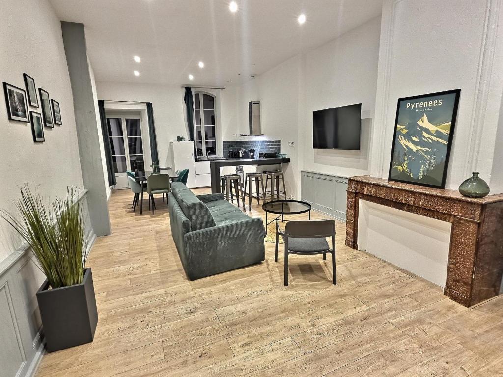 Lumineux T2, Spacieux, Hypercentre, Neuf, Wifi, Bagnères-de-Bigorre