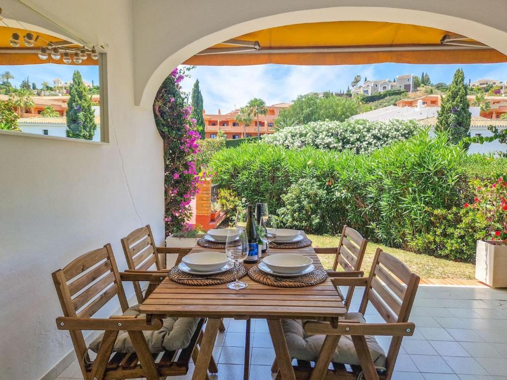 Modern Two bedroom apartment in Pueblo Cortes del Golf Benahavis - 4