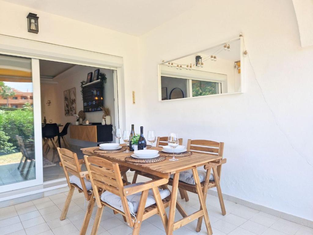 Modern Two bedroom apartment in Pueblo Cortes del Golf Benahavis - 5