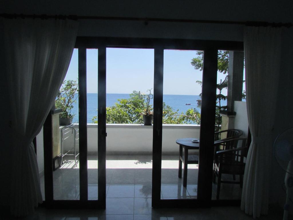 Warung Jemeluk & Home Stay photo