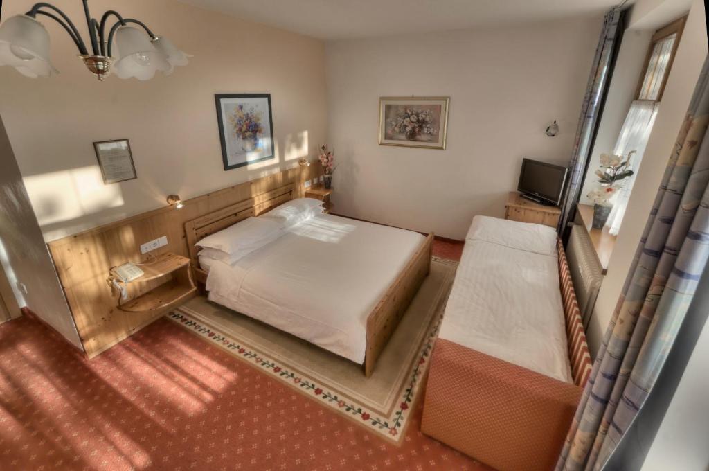 Hotel Waldheim Belvedere photo