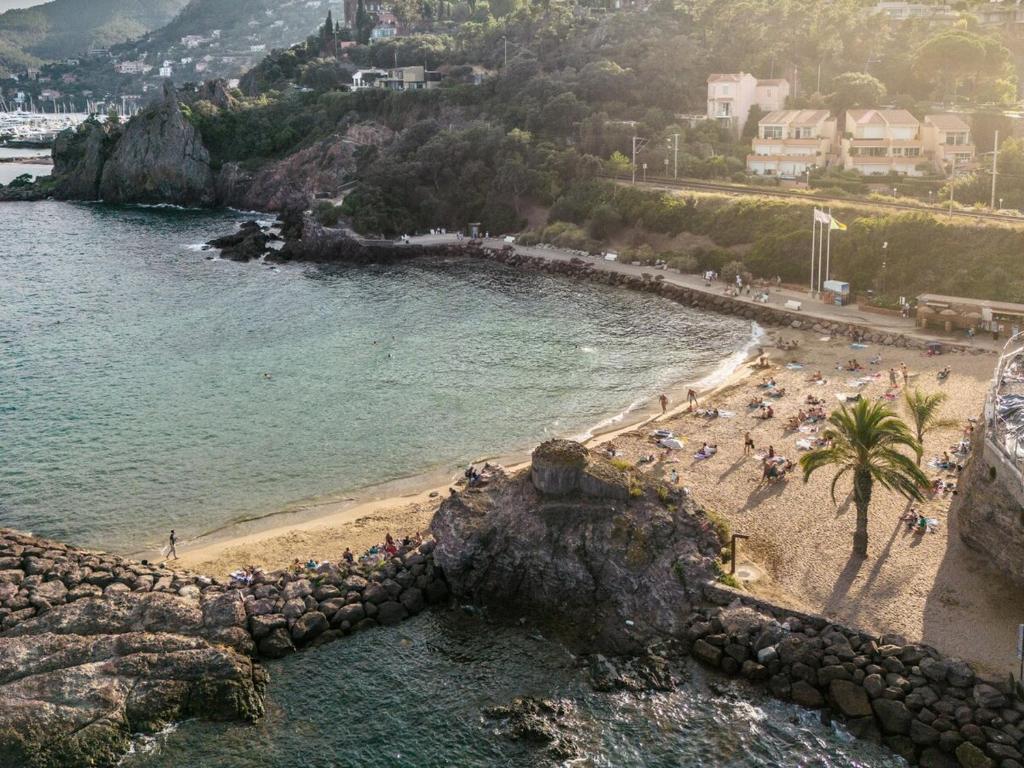 Sea View Apartment with Large Terrace & 2 Bathrooms Mandelieu - 4