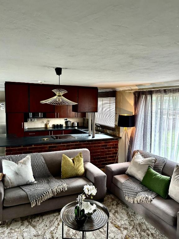 Le Com Home, Baragwanath