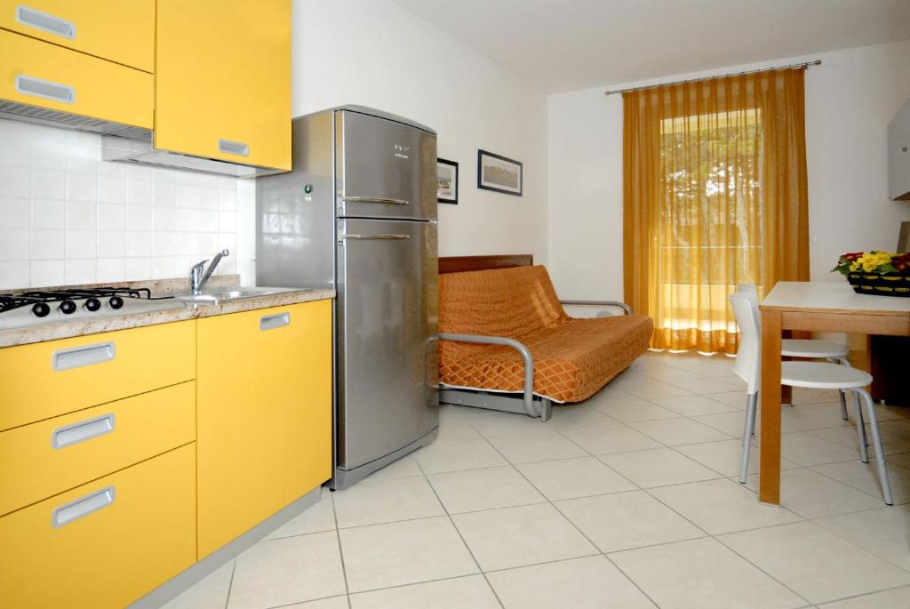 Bright apartment with ac 350m far the sea - 3