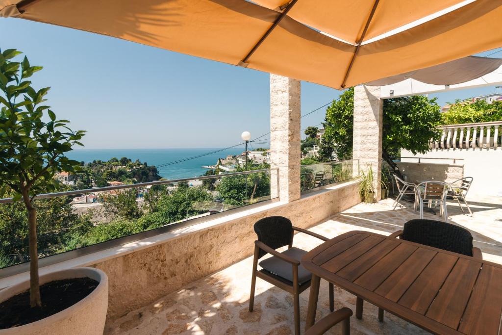 Casa Bianca 1 - 5