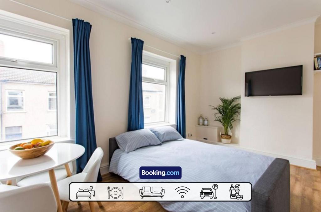 New Private Apartment By StirkMartin Stays Short Lets & Serviced Accommodation Cardiff With Free Parking & 7mins from City Centre, Cardiff