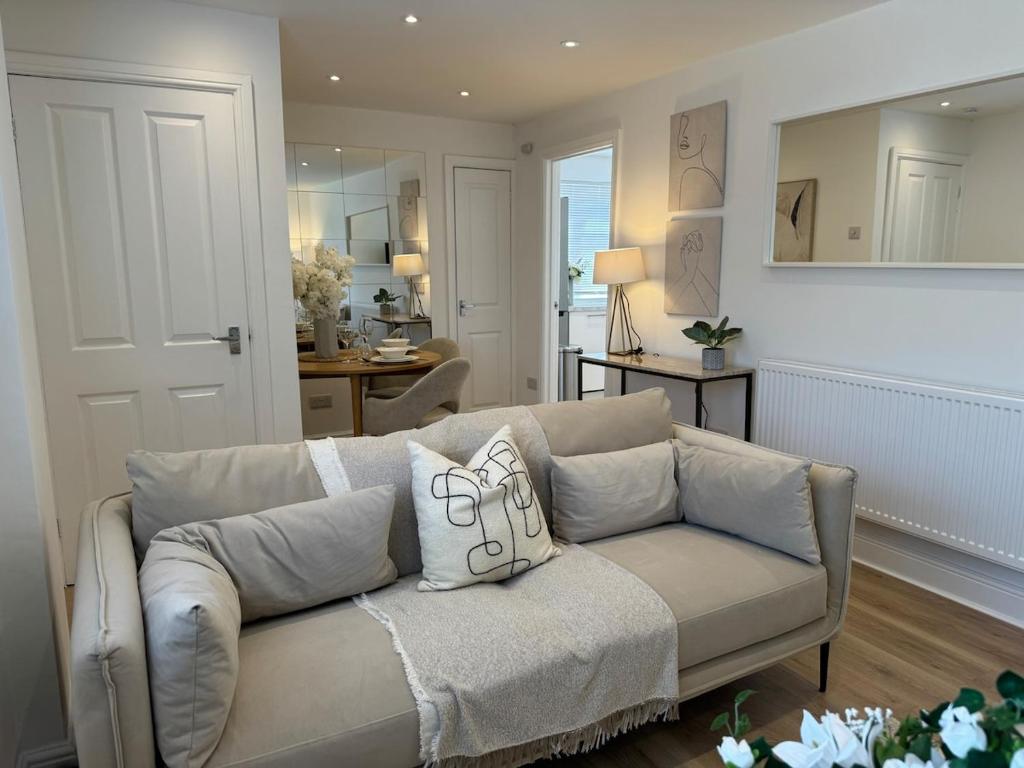 Little Cedars, Hailsham