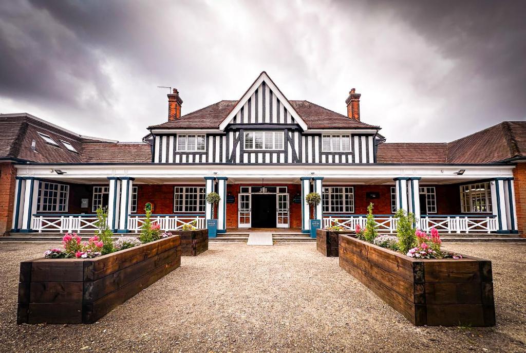 The Pavilion Bisley, Bisley