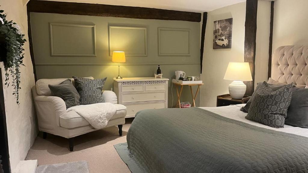 The Old Thatch - Hennock, Newton Abbot