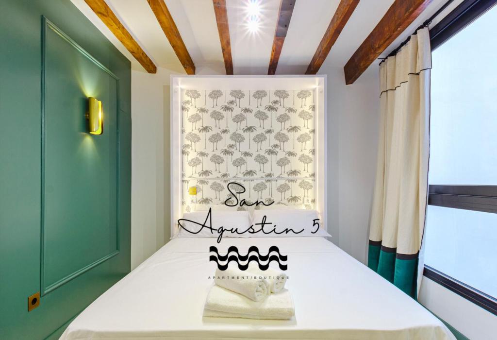 Refined and practical studio in historic center of Alicante, Alicante