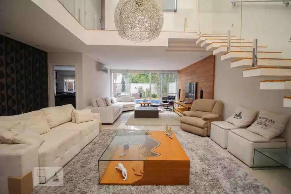 Casa com Piscina a 5 minutos Marginal tiete, São Paulo