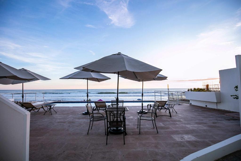 Elegant Condo at Playa Brujas with Ocean View - 1