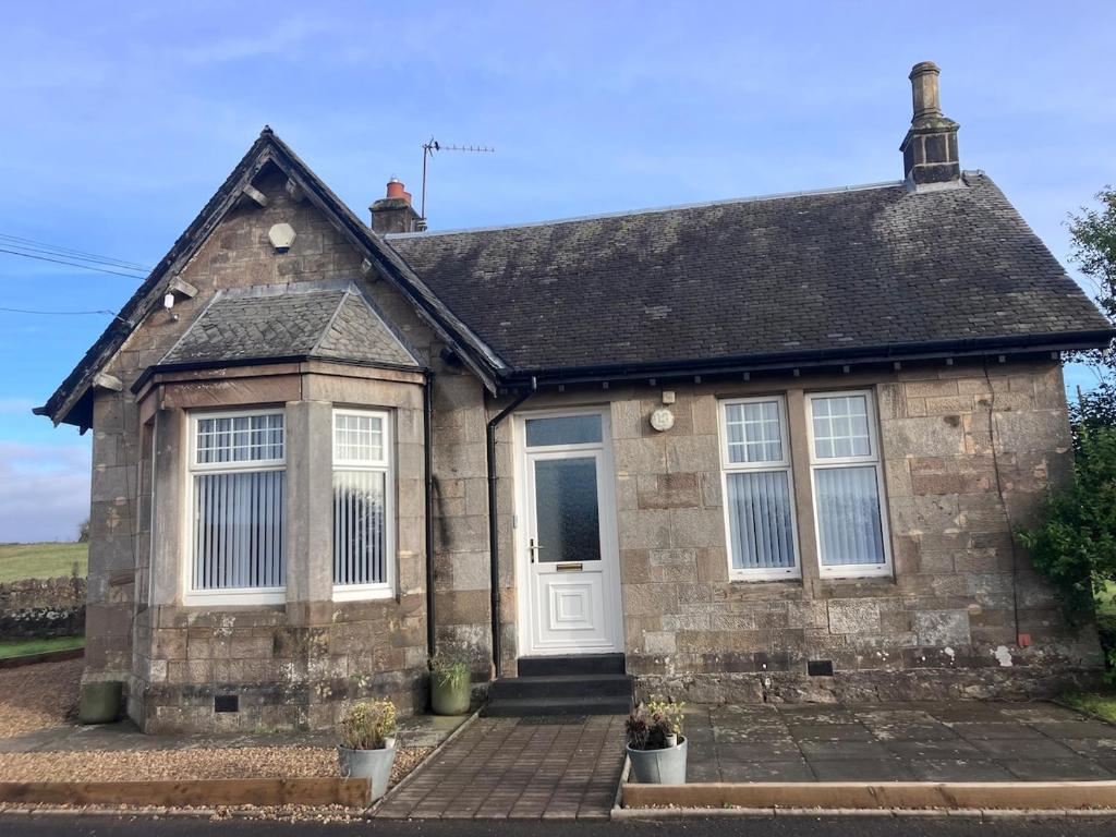 The Gatehouse, 2 bedroom detached cottage, Beith
