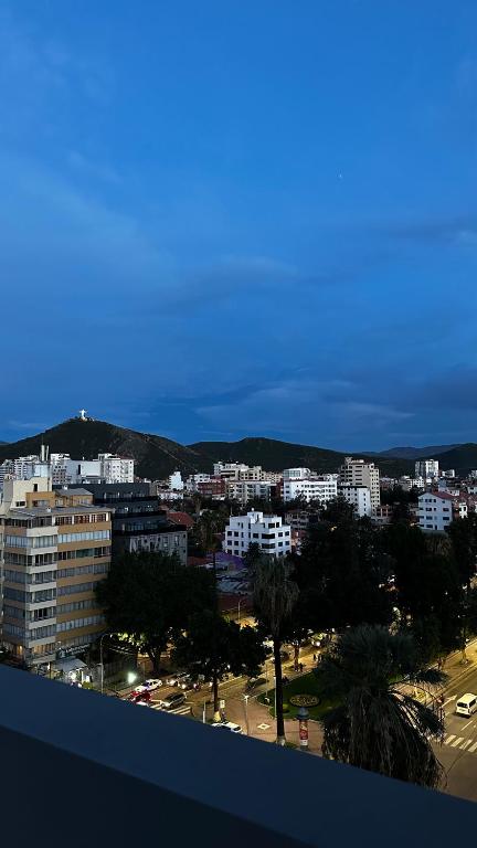 Fancy studio apartment A2의 침실 모습